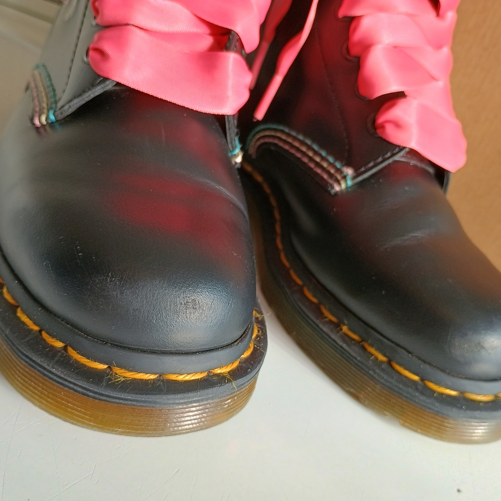 ๐ป CUTE CORE ๐ป Dr Martens, Sz 5, Hello Kitty & Friends rugged sole boots, HK&F - Picture 8 of 16